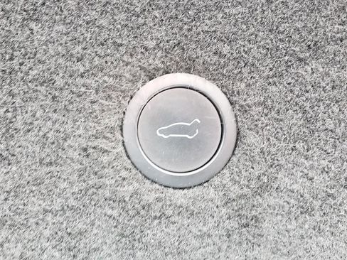 Used 2022 Tesla Model S Base image 8