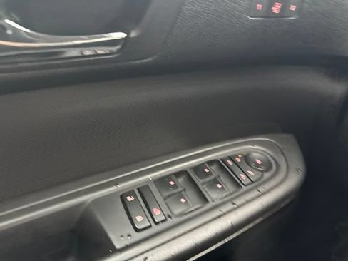 Used 2011 GMC Acadia Denali FWD image 12