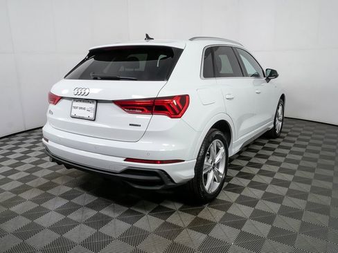 Used 2023 Audi Q3 2.0T Premium w/ Convenience Package image 3