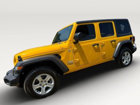 Used 2018 Jeep Wrangler Unlimited Sport S AWD/4WD image 3