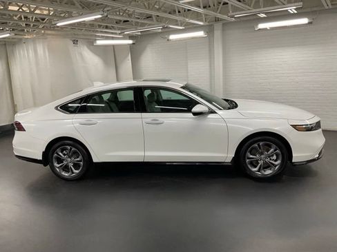 Certified 2025 Honda Accord EX-L image 6