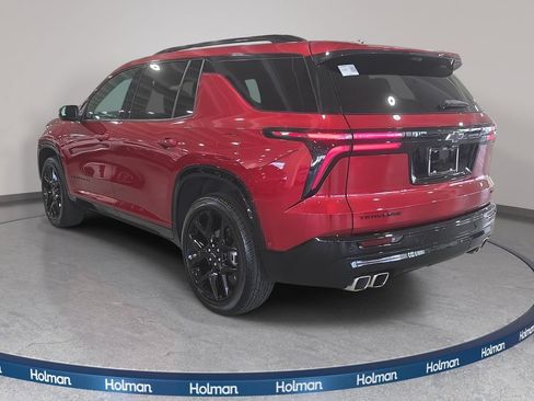 Used 2025 Chevrolet Traverse RS FWD image 8