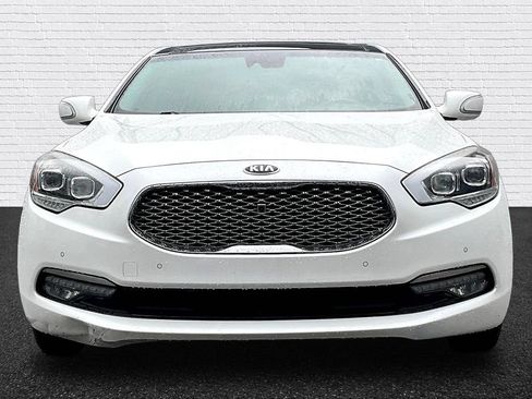 Used 2017 Kia K900 Luxury w/ VIP Package RWD image 2