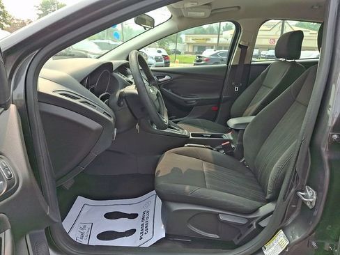 Used 2017 Ford Focus SE FWD image 13