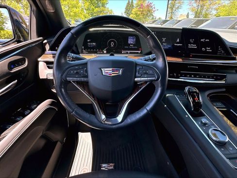 Used 2024 Cadillac Escalade Premium Luxury w/ LPO, Floor Liner Package AWD/4WD image 5