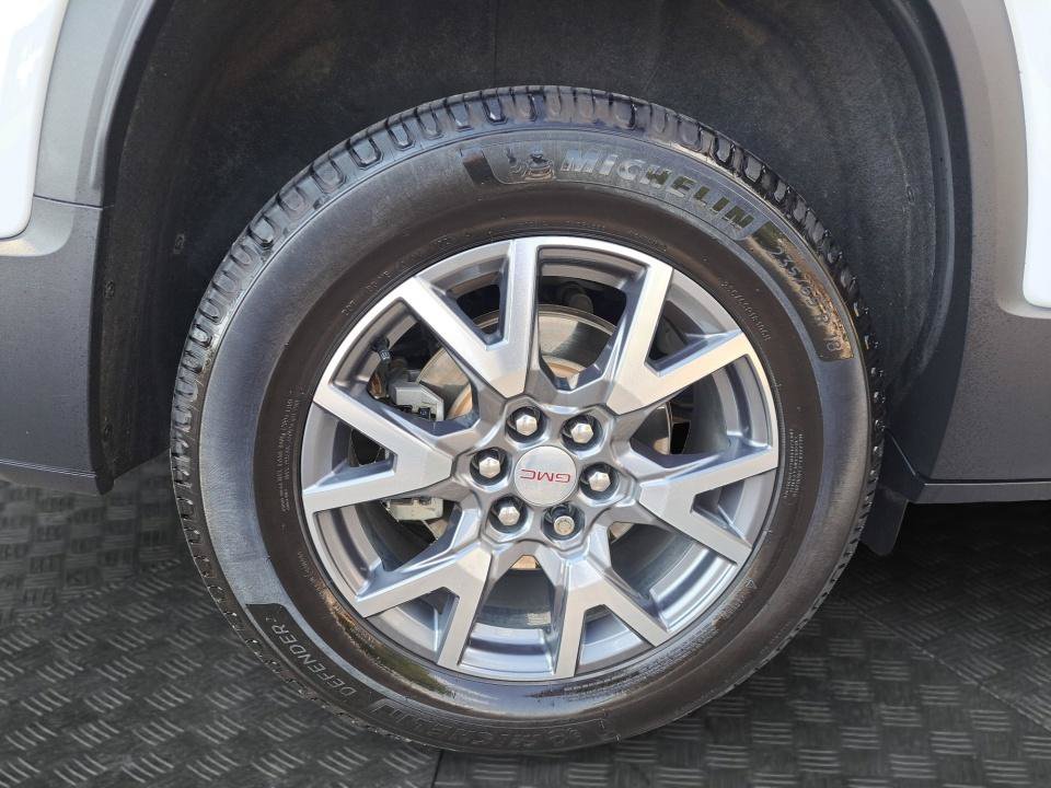Used 2022 GMC Acadia SLT w/ Technology Package AWD/4WD image 17