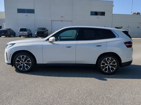 Used 2025 BMW X3 xDrive30i w/ Premium Package image 16