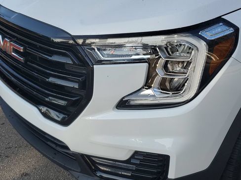 Certified 2023 GMC Terrain SLE w/ Driver Convenience Package FWD image 10