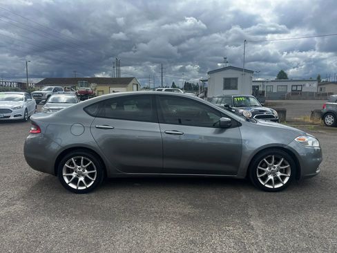 Used 2013 Dodge Dart SXT FWD image 2