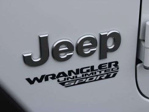 Used 2019 Jeep Wrangler Unlimited Sport S AWD/4WD image 19