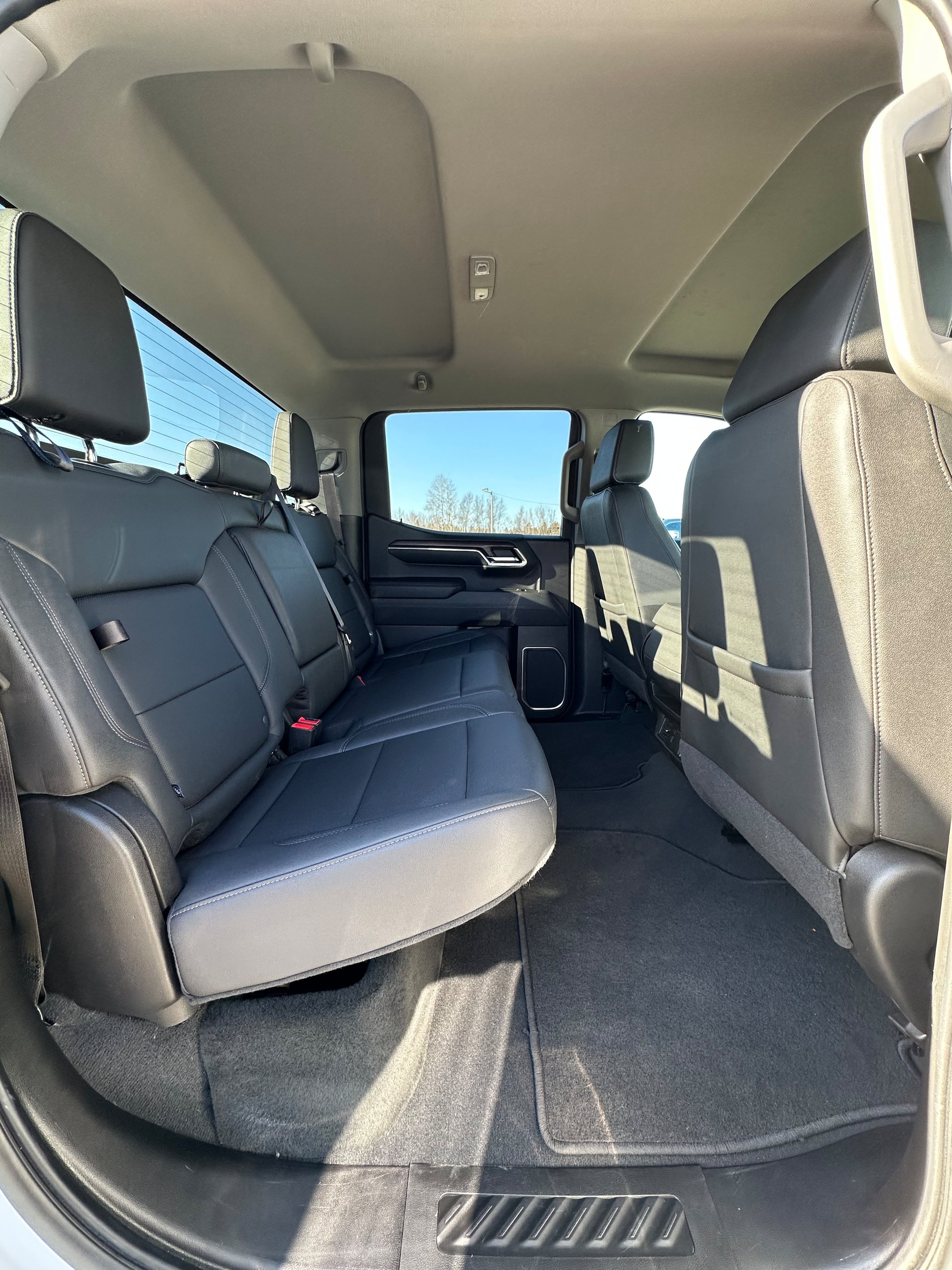 Used 2024 GMC Sierra 1500 SLT AWD/4WD image 21