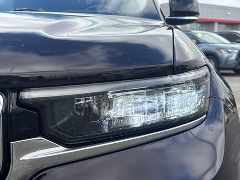 Used 2022 Jeep Grand Cherokee L Limited image 11