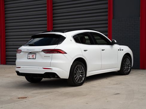 Used 2023 Maserati Grecale GT AWD/4WD image 12