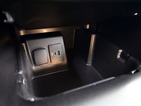 Used 2025 Ford Explorer Active w/ Active Comfort Package image 26