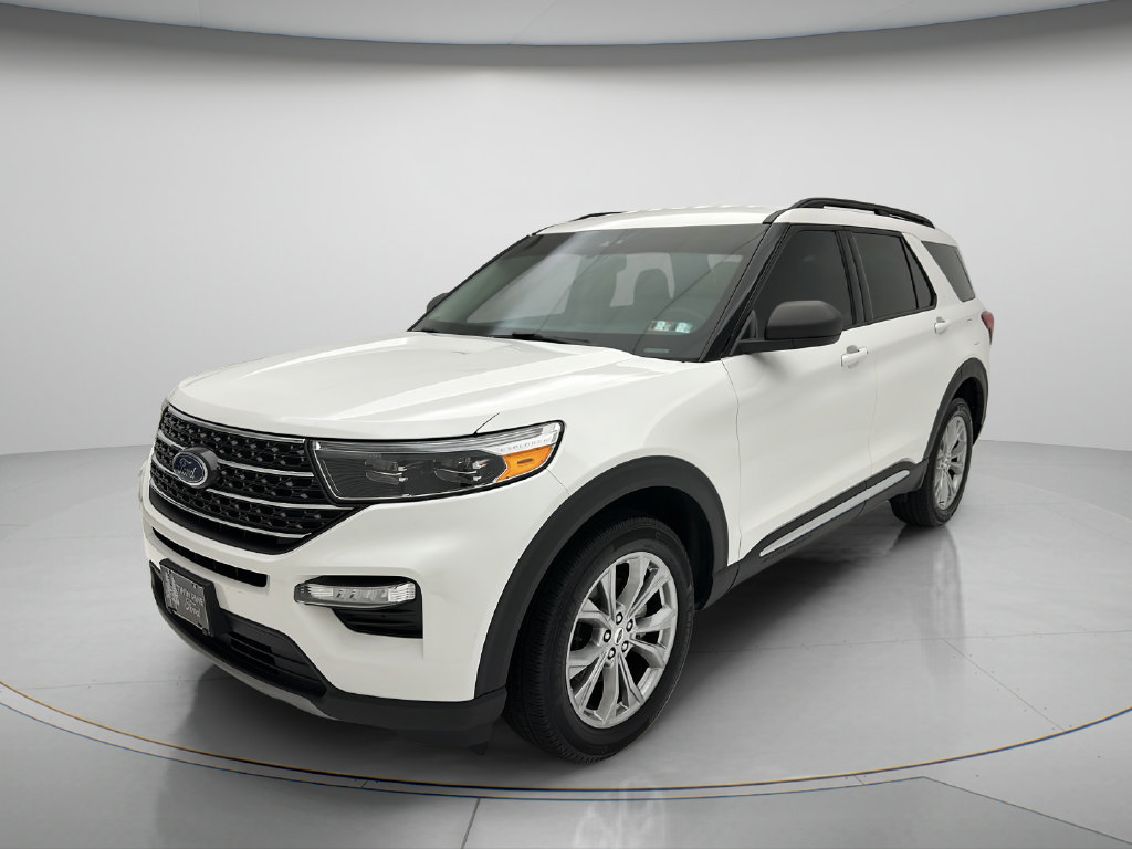 Used 2023 Ford Explorer XLT w/ Equipment Group 202A AWD/4WD image 3