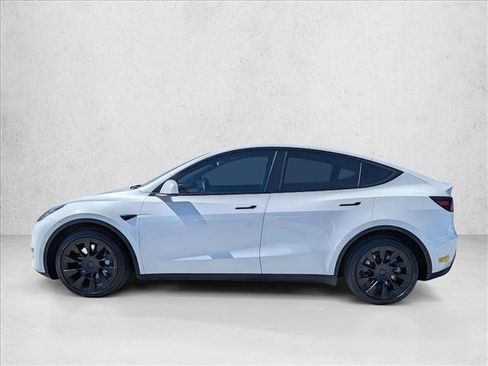 Used 2022 Tesla Model Y Long Range AWD/4WD image 9