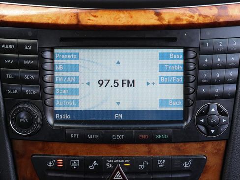 Used 2006 Mercedes-Benz E 350 4MATIC Sedan image 33