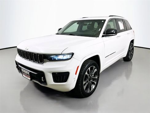 Used 2022 Jeep Grand Cherokee Overland image 3