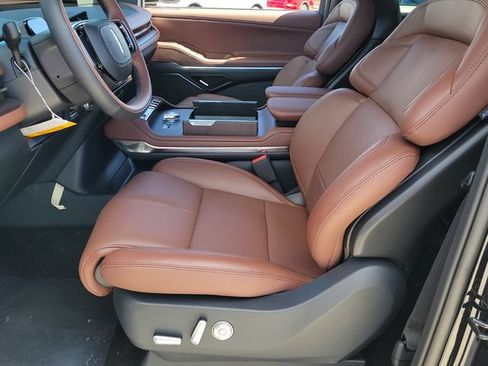 New 2026 Lincoln Navigator Reserve AWD/4WD image 6