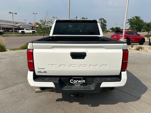 Used 2025 Toyota Tacoma SR5 AWD/4WD image 7
