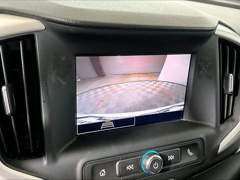 Used 2024 GMC Terrain SLE FWD image 17