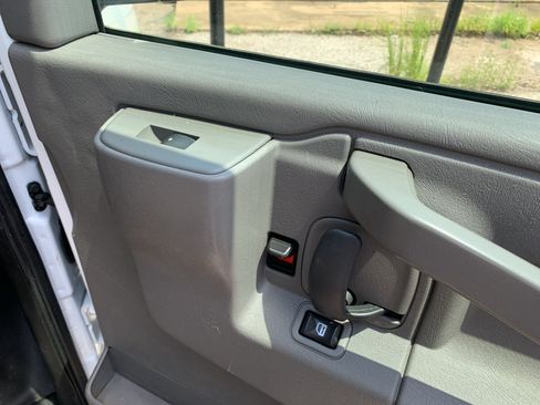 Used 2019 Chevrolet Express 3500 w/ Power Convenience Package RWD image 31