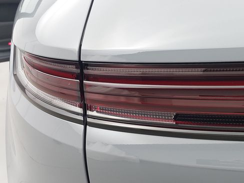 Certified 2026 Porsche Cayenne AWD/4WD image 37