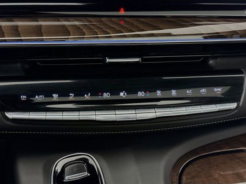 Used 2022 Cadillac Escalade ESV Sport Platinum w/ LPO, ONYX Package image 15