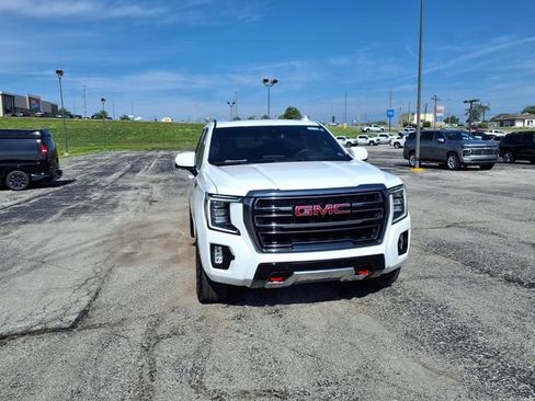 Used 2023 GMC Yukon AT4 w/ AT4 Premium Plus Package AWD/4WD image 4