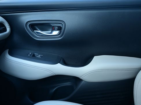 Used 2023 Honda HR-V EX-L image 28