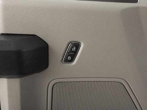 Used 2022 Ford F250 XL w/ Power Equipment Group image 30