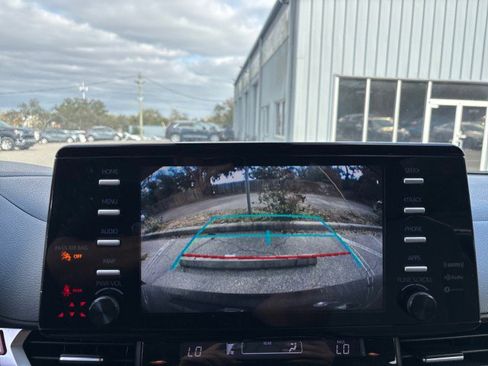 Used 2021 Toyota Sienna LE image 21