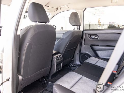 Used 2024 Nissan Rogue SV AWD/4WD image 33