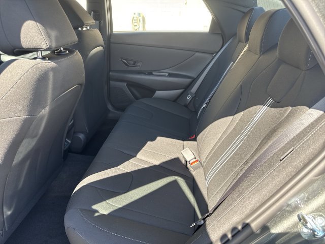 New 2026 Hyundai Elantra SEL FWD image 21
