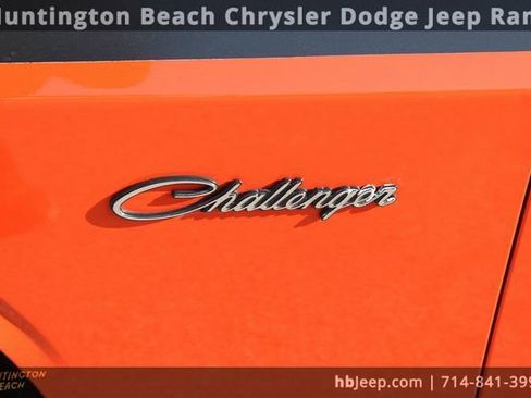 Used 2013 Dodge Challenger R/T image 10