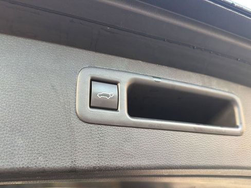 Used 2023 Toyota Highlander XLE FWD image 36