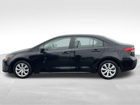 Used 2023 Toyota Corolla LE image 4