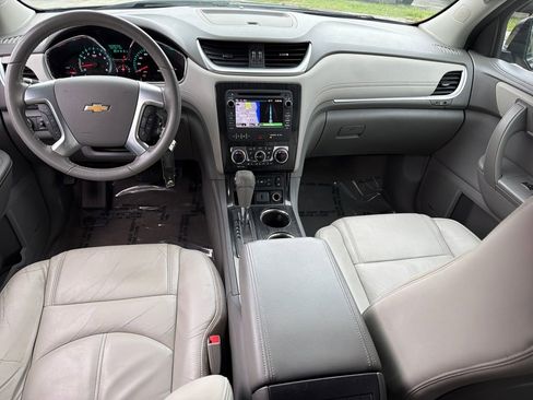 Used 2015 Chevrolet Traverse LT image 14