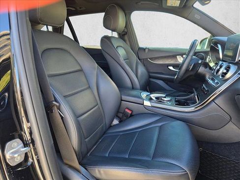 Used 2018 Mercedes-Benz GLC 300 4MATIC image 22