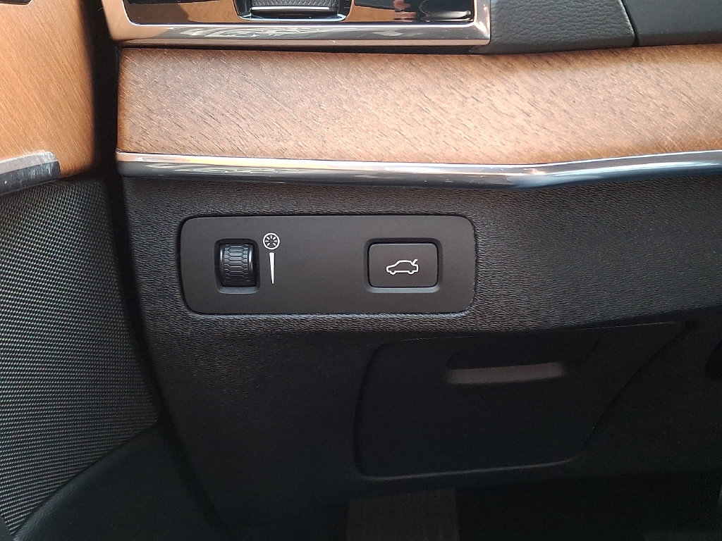 Used 2020 Volvo XC90 T6 Inscription w/ Protection Package Premier AWD/4WD image 28
