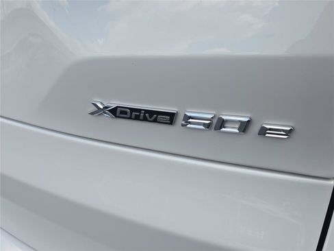 Used 2026 BMW X5 xDrive50e w/ M Sport Package AWD/4WD image 9