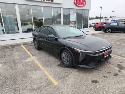 New 2025 Kia K4 LX
