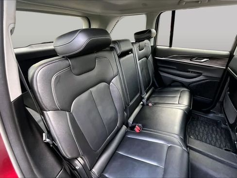 Used 2023 Jeep Grand Cherokee Limited w/ Black Appearance Package RWD image 20
