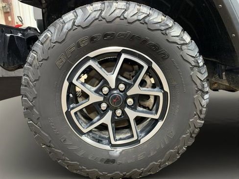 Used 2024 Jeep Wrangler Unlimited Rubicon w/ Technology Group image 31