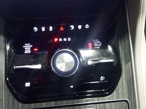 Used 2022 Jeep Wagoneer Series III w/ Premium Group I image 27