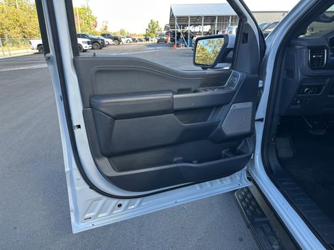 Used 2025 Ford F150 Lightning Lariat image 16