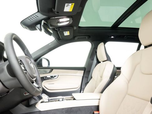 New 2026 Volvo XC90 B6 Plus w/ Protection Package Premier image 20