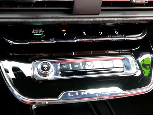 Used 2025 Lincoln Corsair Grand Touring image 18