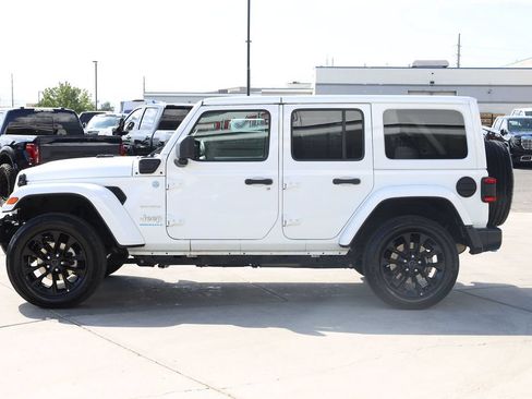Used 2024 Jeep Wrangler Unlimited Sahara AWD/4WD image 3