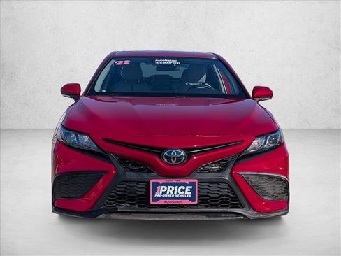Used 2022 Toyota Camry SE image 2